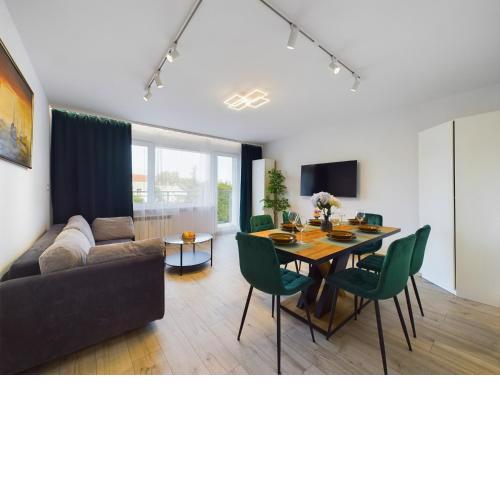 Przytulny Apartament z Parkingiem Blisko Morza w Gdyni by Noclegi Renters