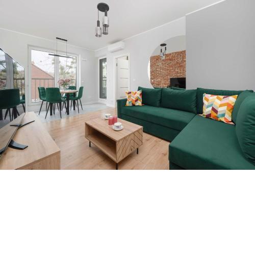 Przytulny Apartament z Tarasem & Balkonem by Noclegi Renters