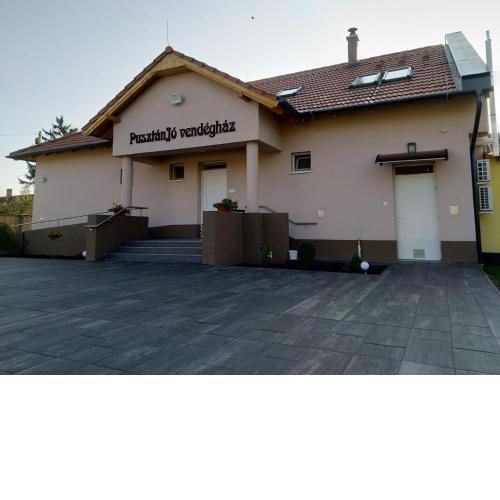 PusztánJó Vendégház