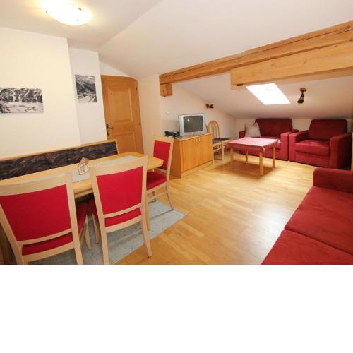 Quaint Apartment in Längenfeld with Sauna