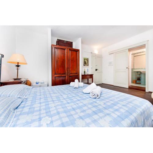Quarantotto Room
