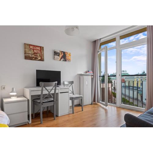 Quiet 3-bedroom flat. Old town.