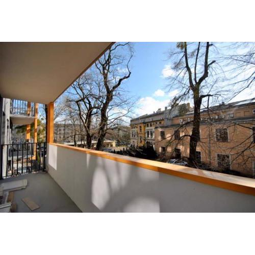 Quiet and well-laid-out apartment near the center
