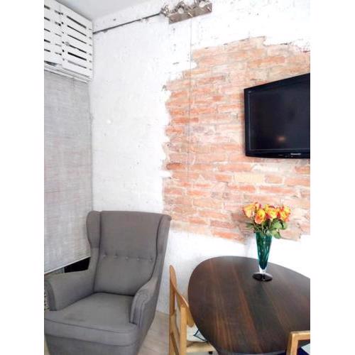 Quiet Central Apartment