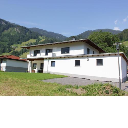 Quiet holiday flat near the Mayrhofen ski area