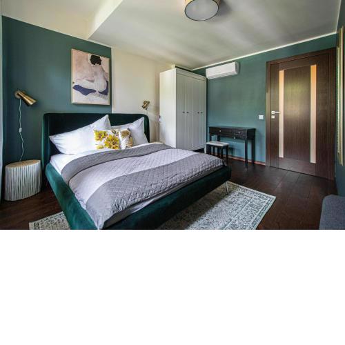 Quite Loft with Balcony and 3 Air Conditioners