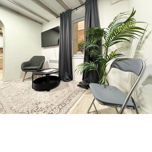 R5 Patio 2 Bedrooms Free Parking