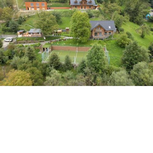 Rakhiv House