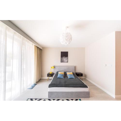 Raval Apartments - Soft Black