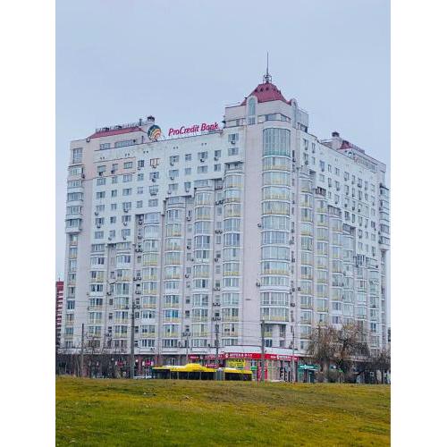 Real Home Apartments- Geroiv Dnipra Metro Station