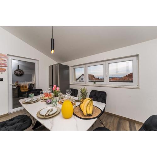 Relax 3BDR Apartment with terrace and BBQ