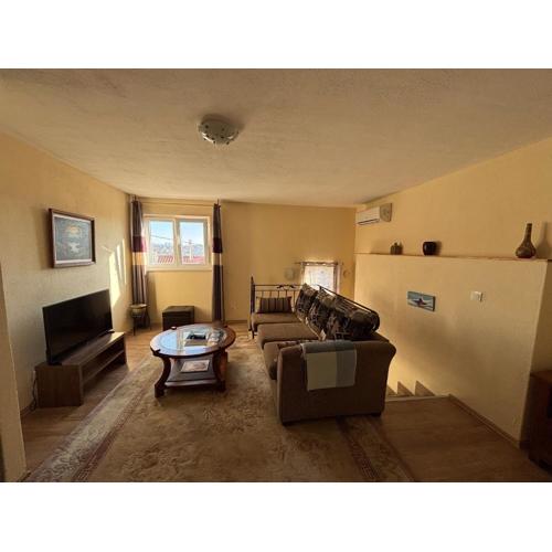 Relax and Explore, Alva Apartment