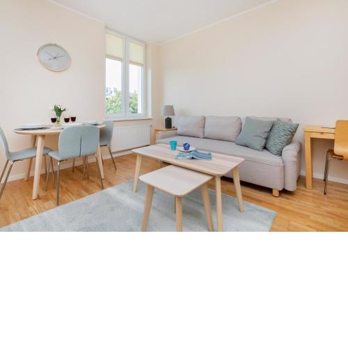 Remote Work Friendly Apartment with 1 Bedroom in Gdańsk-Wrzeszcz by Noclegi Renters