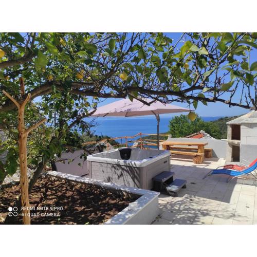 Rest house with jacuzzi Mili