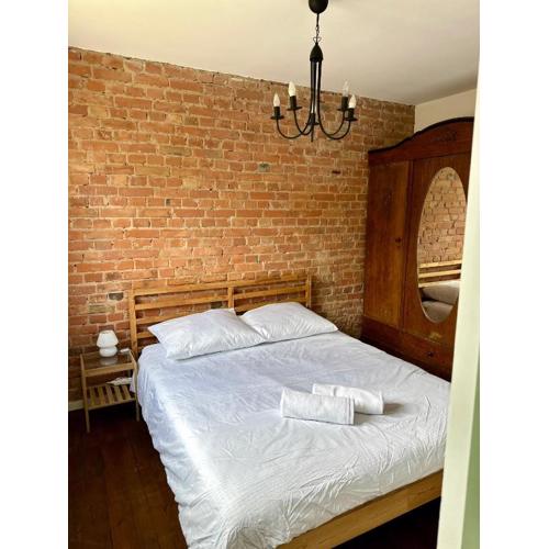Retro cozy apartment 10 minutes to beach and 15 minutes to old city