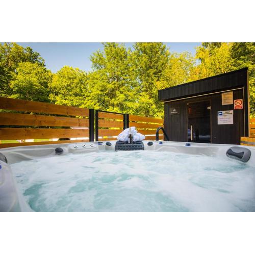 Rezydencja Harmony Land VIP z sauną i jacuzzi by Royal Aparts