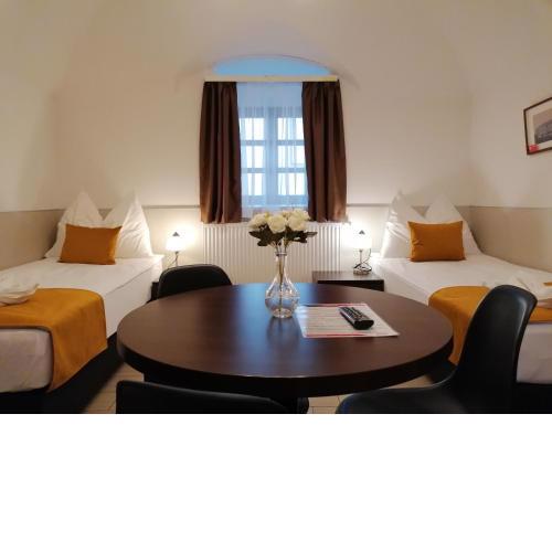 River Apartmanház