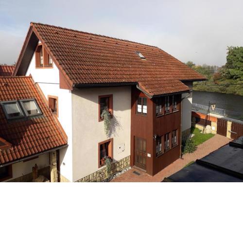 River Side Holiday Home near Besenova