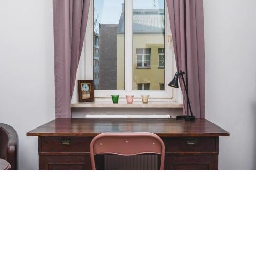 Riverside City Center Apartment with Classic Vibes - by Upstairs