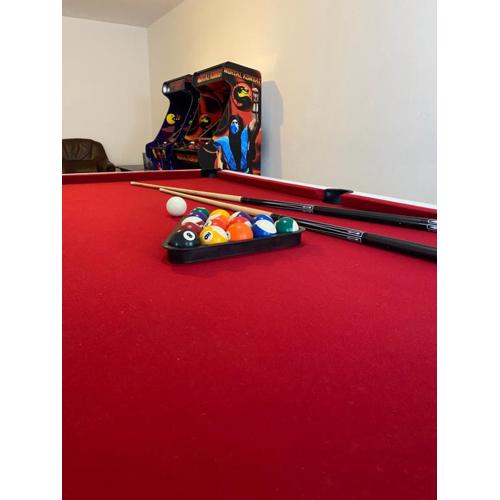 Riverside Stay at Stary Rynek - billiards, foosball and arcade games