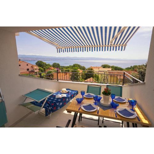 Riviera blue Apartments with seaview, private whirlpools and parking near Opatija