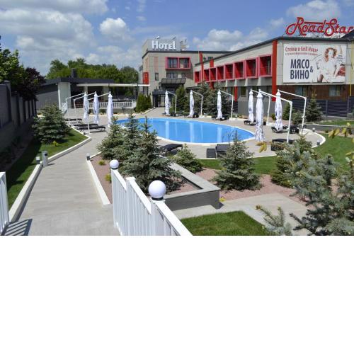 Road Star Hotel