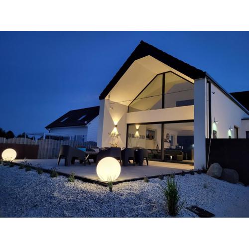 Robson Beach I Sauna, Jacuzzi