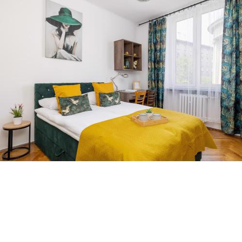 Rodzinny Apartament z dwiema sypialniami niedaleko centrum Krakowa by Noclegi Renters