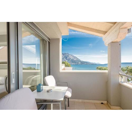 Rogač Rooms & Restaurant