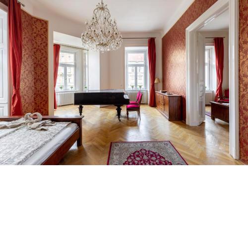 Rom-Antique Residence at City Center