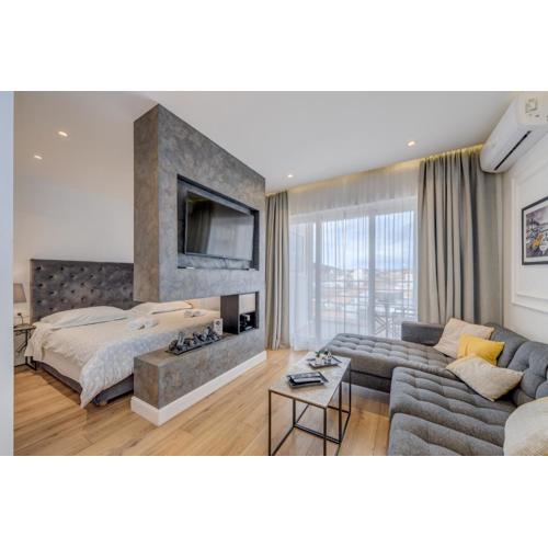 Romanca Deluxe Studio - City View