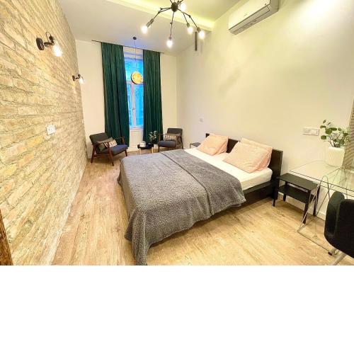 Romance Residency with Finn Sauna