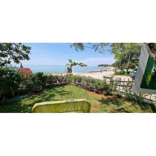 Romantic apartment for two on the sea