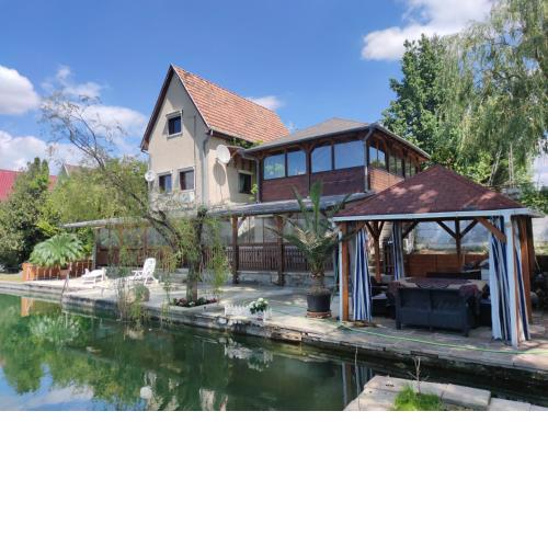 Romantic Lakeside Retreat - Nature Sport near Bp