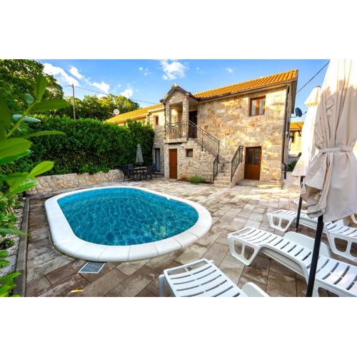 Romantic Stone House with a pool