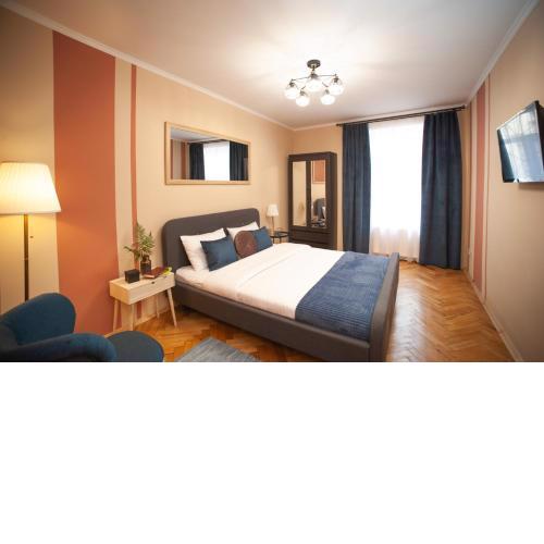 Romantic Suite, 3mins to Rynok Square