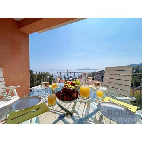 Rona Spacious apartment with a panoramic view
