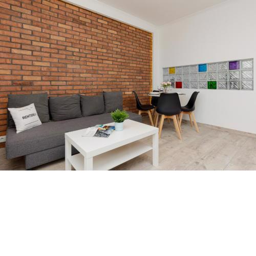 Rondo Wiatraczna Apartment with Parking by Noclegi Renters