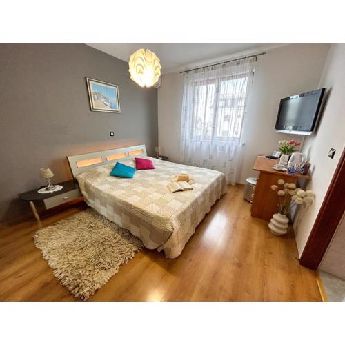 Room Adry with balcony, free parking & bikes