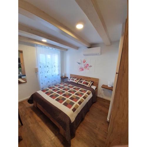 Room CS Cres