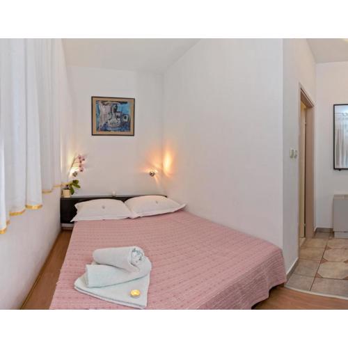 Room in Bol with terrace, air conditioning, WiFi 3758-4