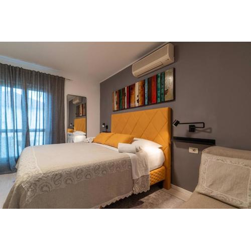 Room in Guest room - Classy double room with balcony
