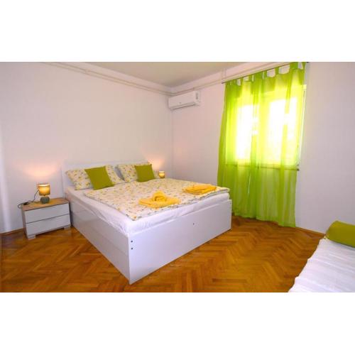 Room in Lopar with terrace, air conditioning, WiFi 3719-3