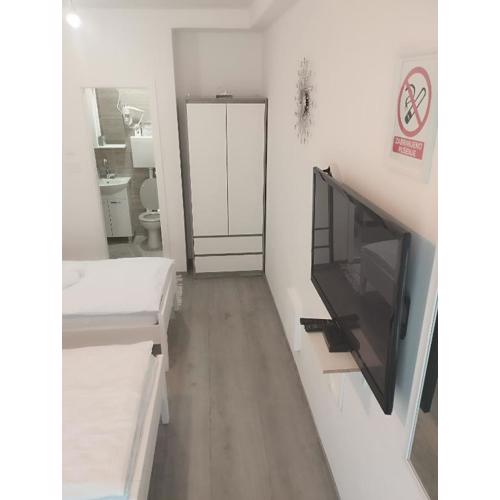 Room Misir in downtown