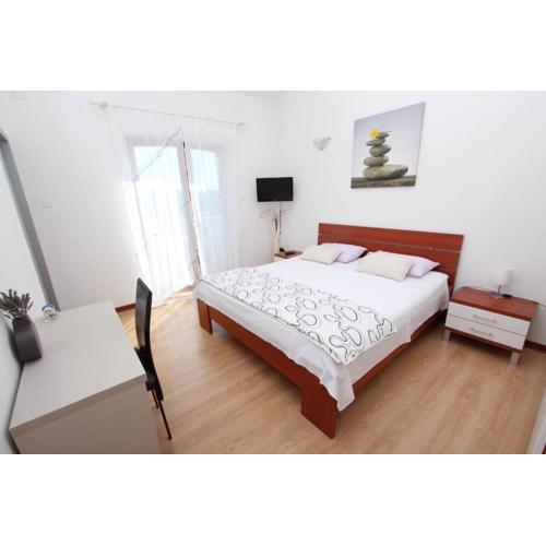 Rooms and Apartment Luana