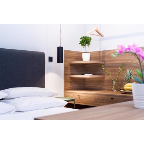 Rooms and Apartments Glossy