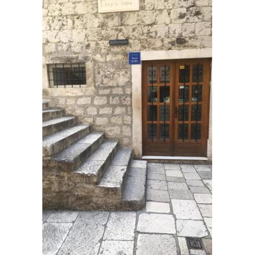 Rooms by the sea Split - 23996