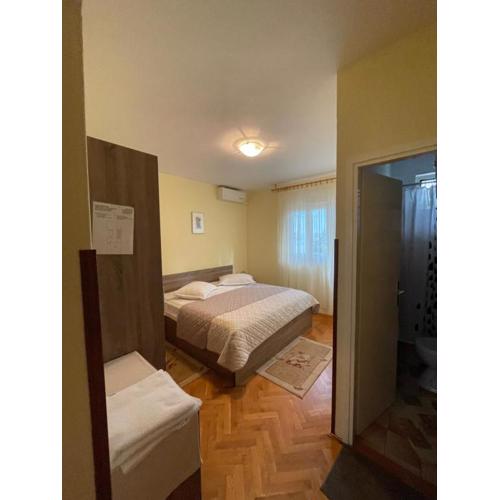 Rooms Krstinić 84