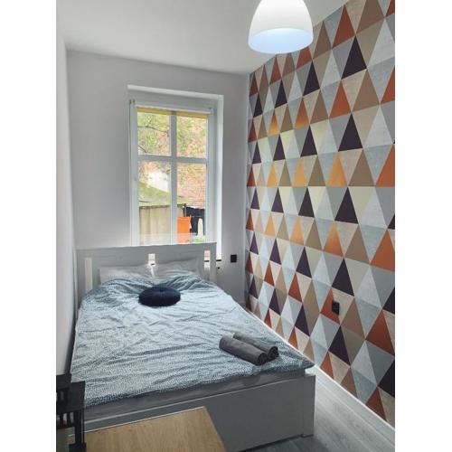 Rooms4Less