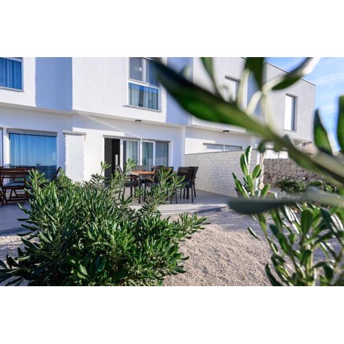 Roris House